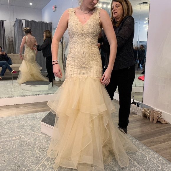 prom/wedding/gala dress - Picture 1 of 1